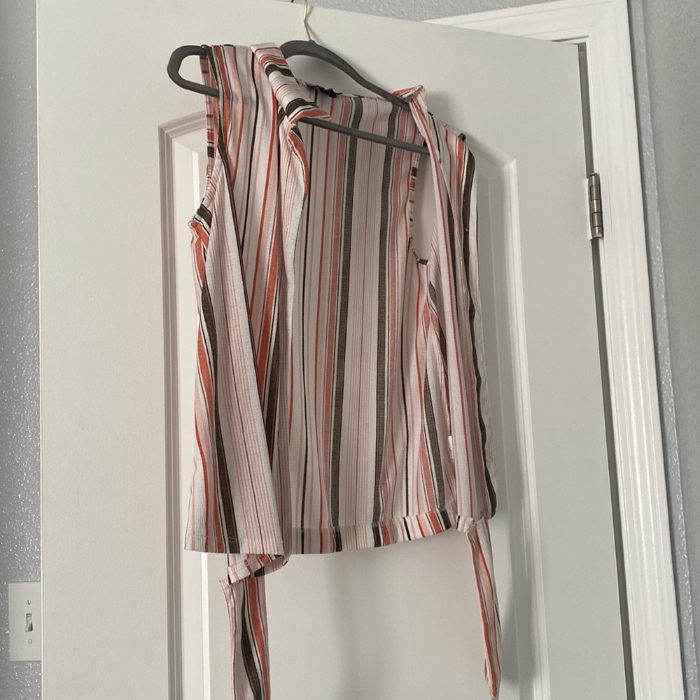 Button down shirt (needs to be sold now !)